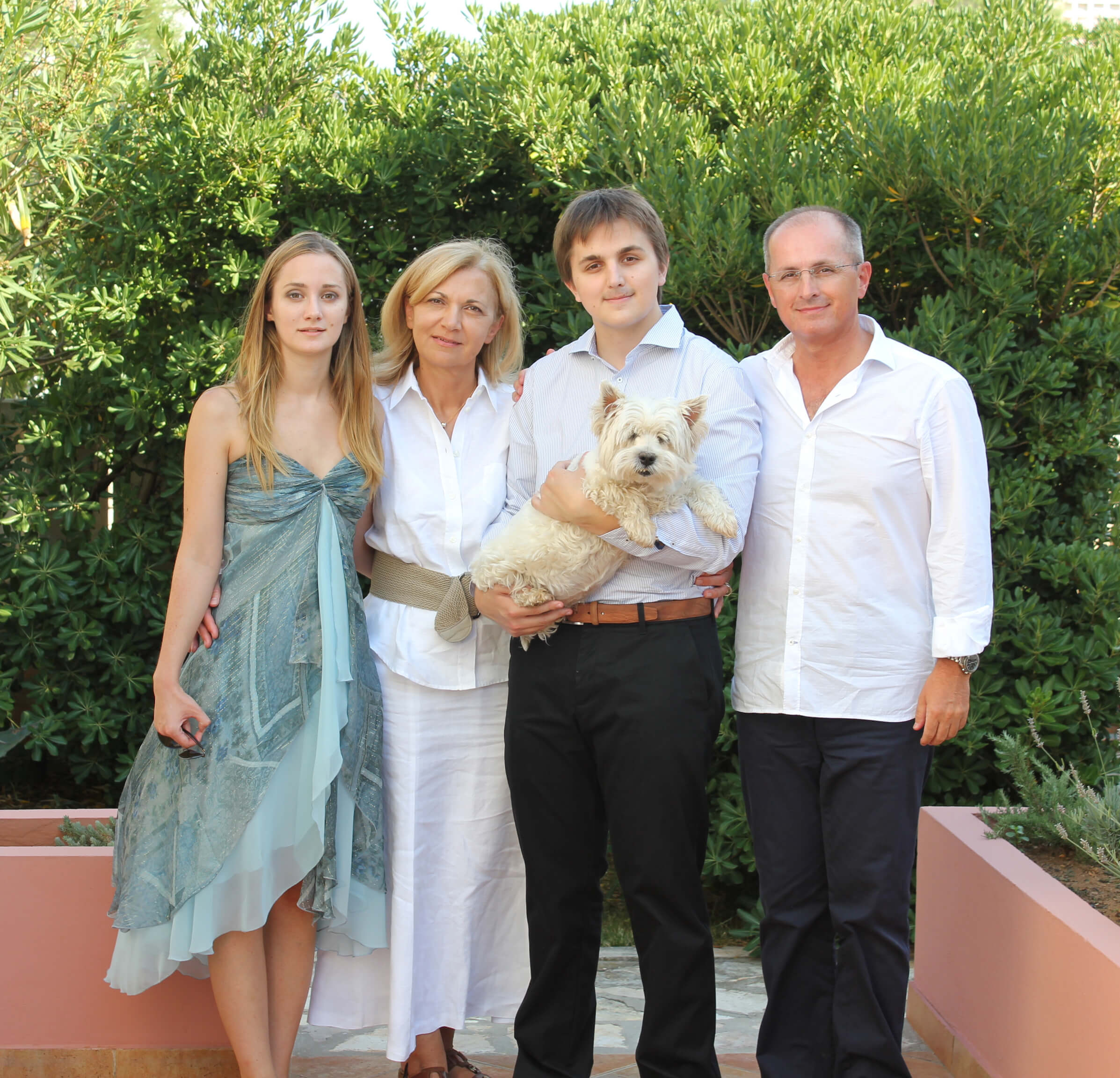 Dr. Dzepina s obitelji